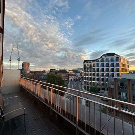 Spacious 2 Bedroom Penthouse Retreat Лондон Екстериор снимка