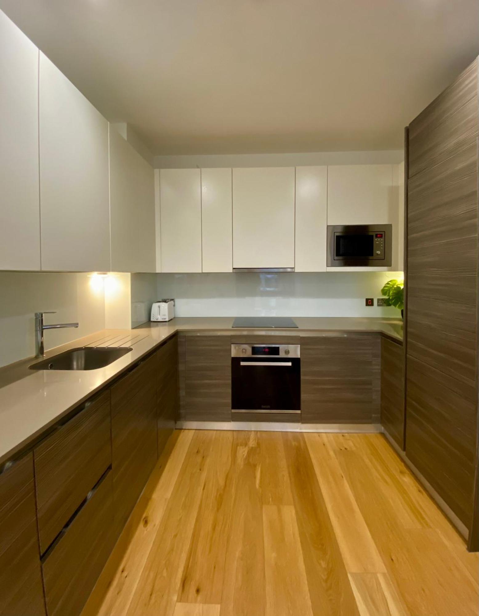 Spacious 2 Bedroom Penthouse Retreat Лондон Екстериор снимка