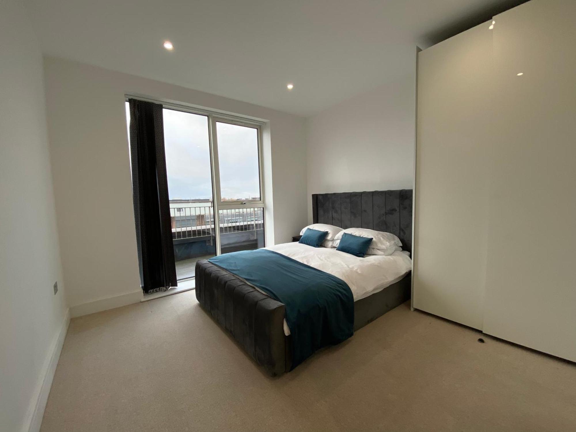Spacious 2 Bedroom Penthouse Retreat Лондон Екстериор снимка